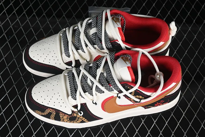 All categories Nk SB Dunk Series Nk SB Dunk Low High-end customization Low-top sneakers Nike SB Dunk Low Year of the Snake series Strap red and brown double hook Anniversary high-end customization Low-top casual sneakers SJ2068-312